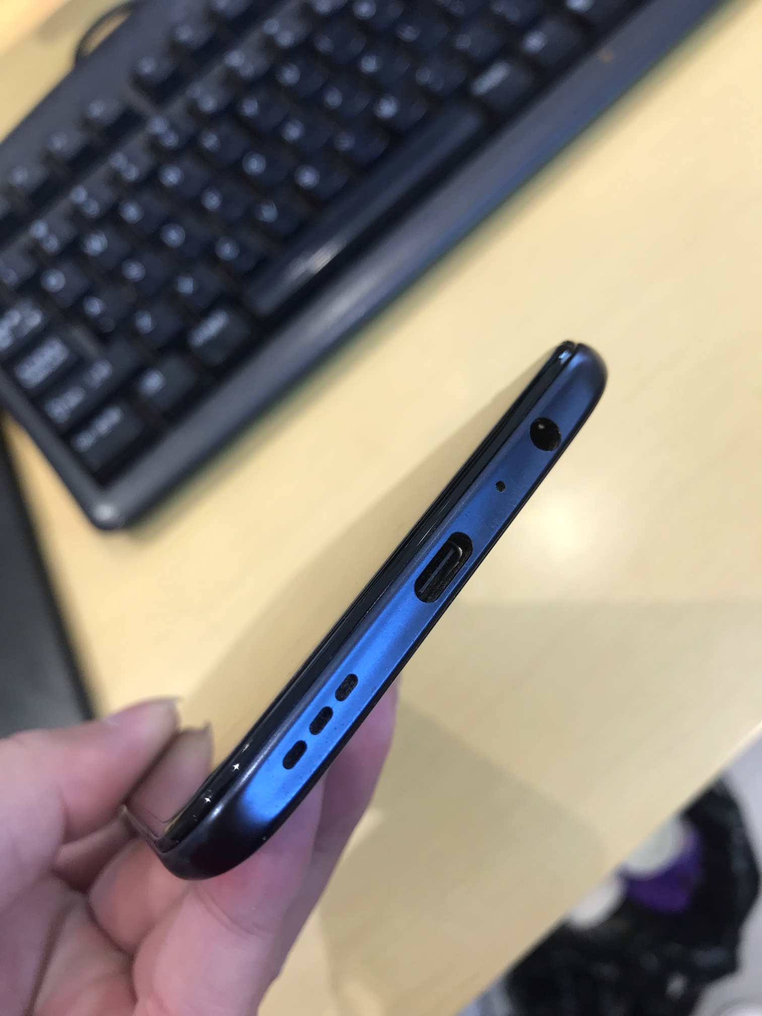 出个oppo reno z 6256g,带原装快充充电器需要的私信