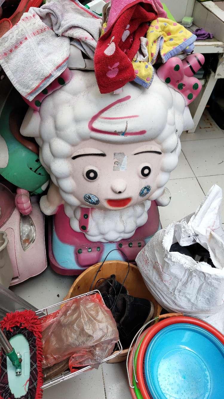 喜洋洋摇摇车一辆