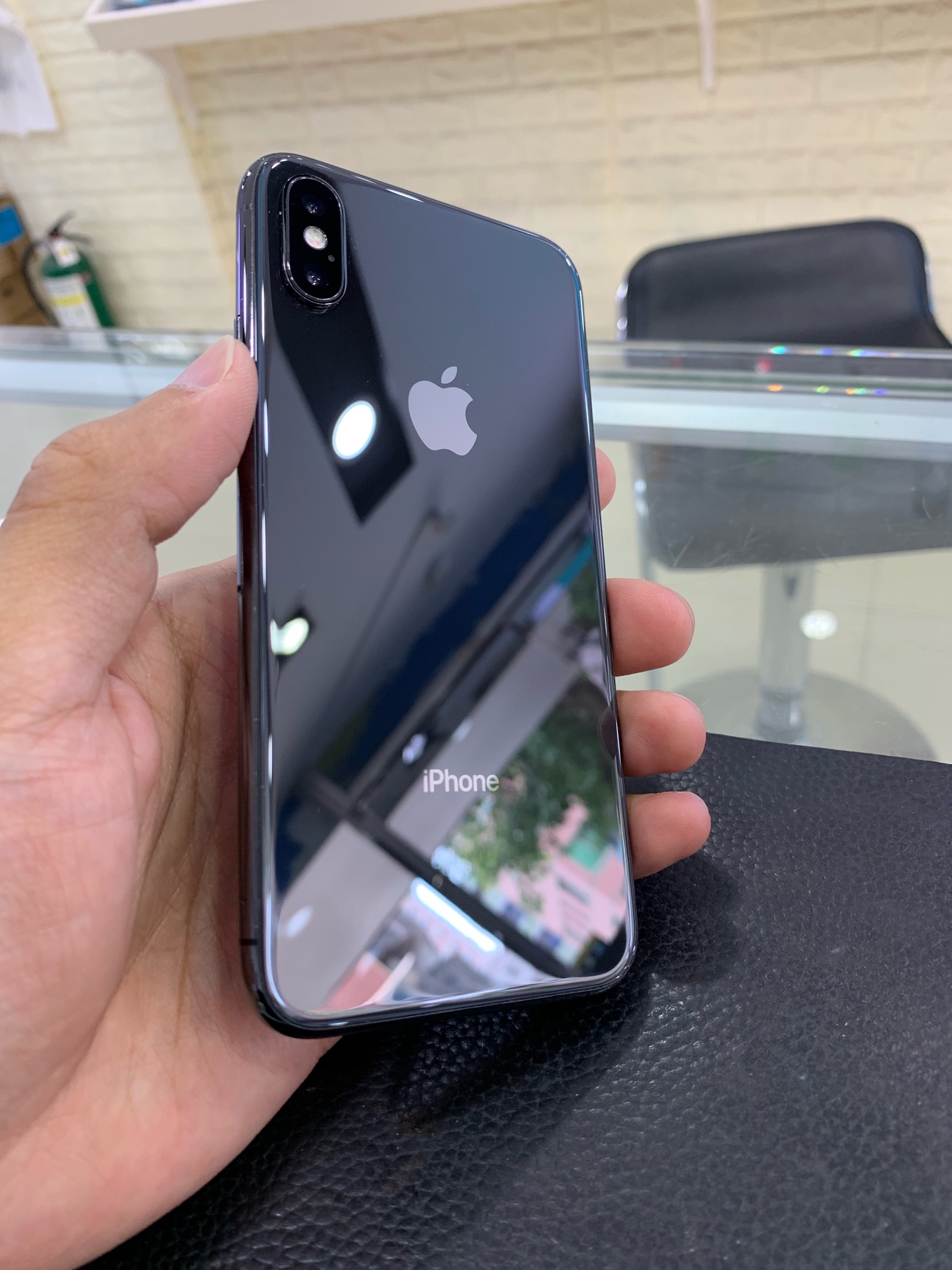 二手苹果x行货256g. 价格:4300元