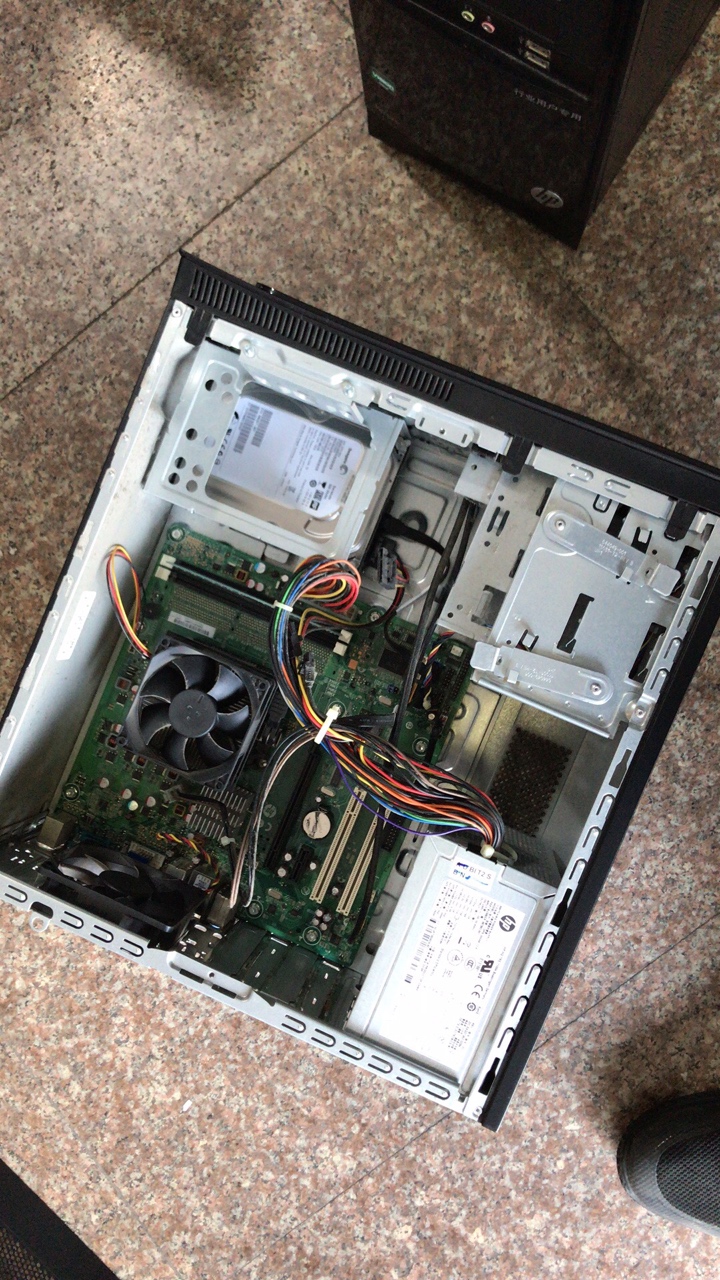 老人打牌电脑工程机com口hp品牌电脑299元