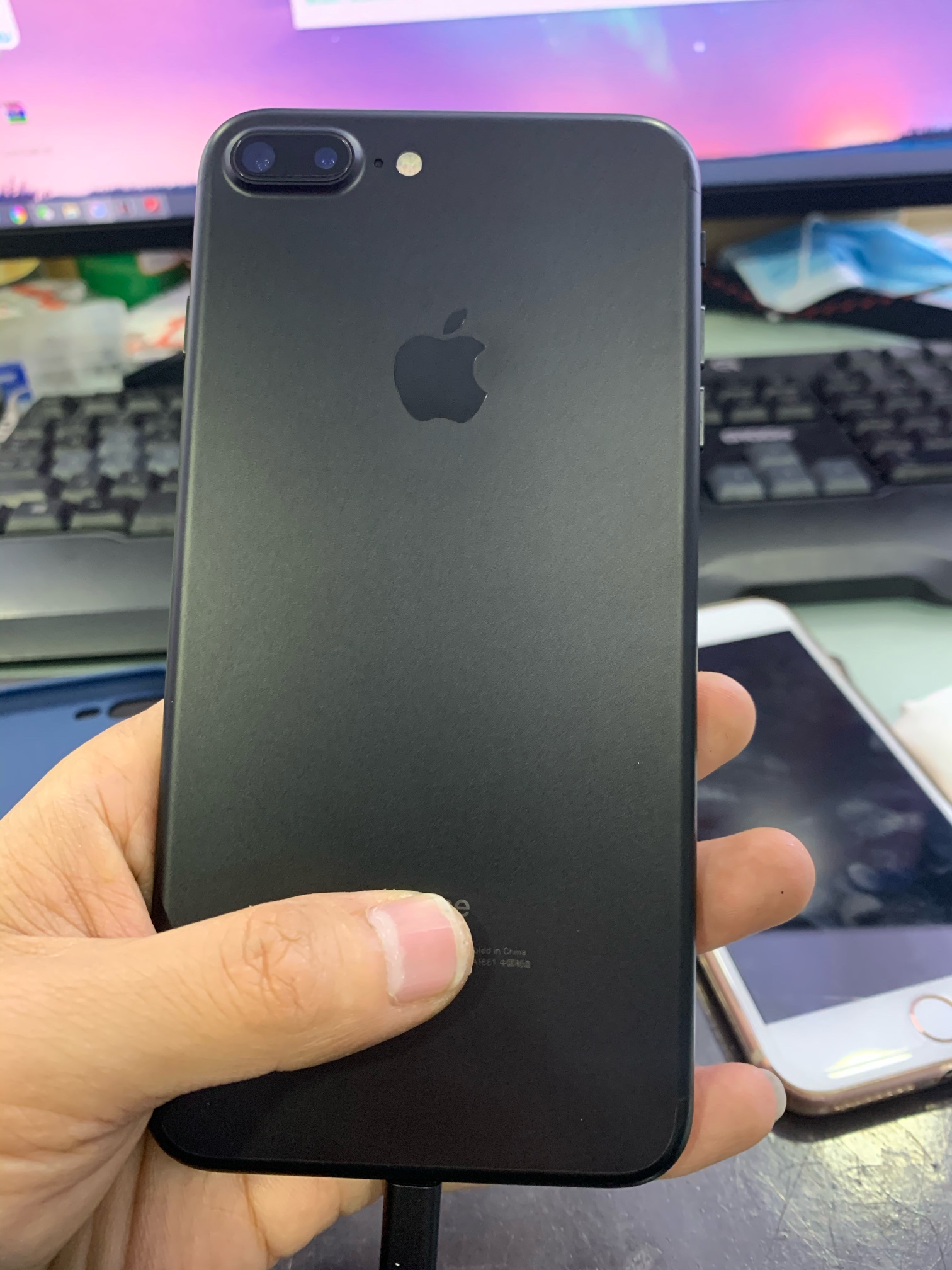 二手苹果7p 256g黑 台湾版 原版机无修 爱死全绿价格1780可以置换