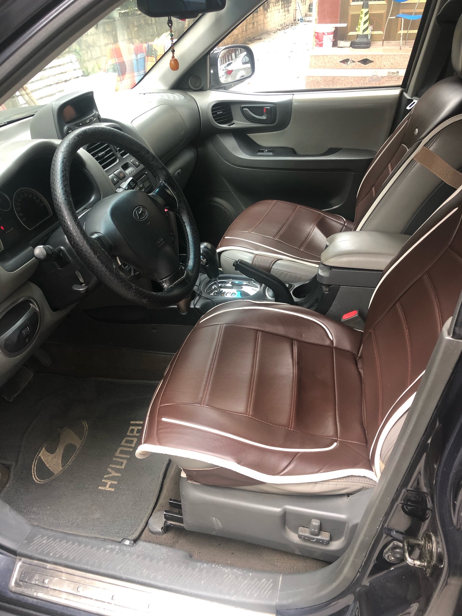 四驱越野车内饰