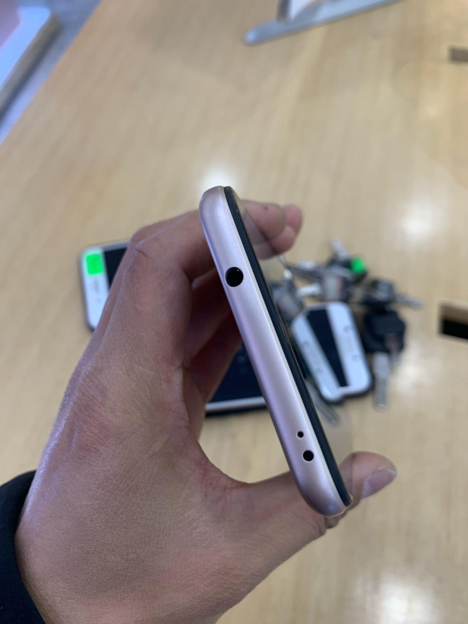 红米6 pro 32g 外观极品新 价格 590